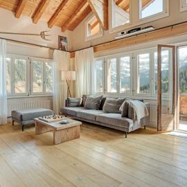Luxury Alpine Chalet with incredible Views, hotel u gradu 'Lenk'