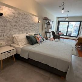 11 Diamond Drive, Luxury Bright & Quiet City Center Loft, Easy Access