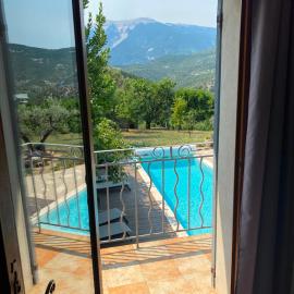 Chambre une fenêtre sur le Ventoux la Clue, hotel v destinaci Plaisians