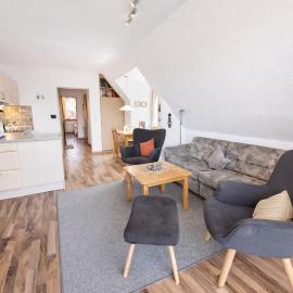 Ferienwohnung-Seebaer-mit-Flair-und-Balkon-im-schoenen-Ort-Werdum