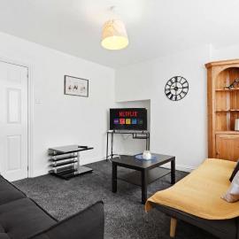 Stylish 3-Bed House Near Birmingham City Centre
