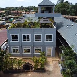 Saffron Inn Luxury Hotel, hotel in Marsabit