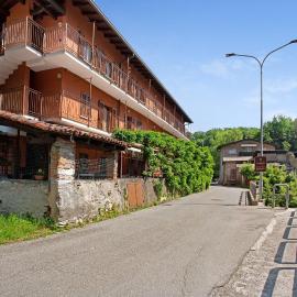 Residence Appartamento Roma, Hotel in Civate