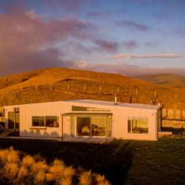 Waimarama Heights - Waimarama Holiday Home, hotel in Waimarama