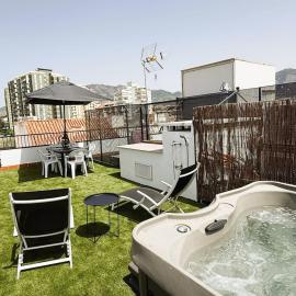 Luxury beach penthouse with Jacuzzi
