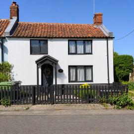Stunning Cottage With A Private Hot Tub And Sauna In Norfolk Ref 99003Ac, hotel in Lessingham