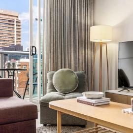 Central Eco-Luxe 2BR, 2BTH, Pool, Gym & Parking