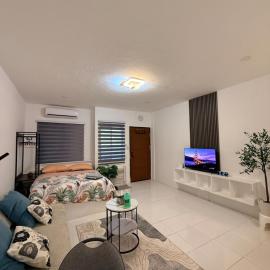 Nest Azul l Premium Studio 4 -Near Dahican Beach, khách sạn ở Mati