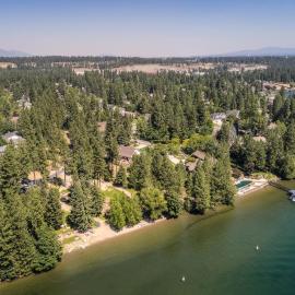 Riverside Harbor House in Post Falls ID、ポスト・フォールズのホテル