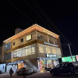 Hotel Radhekrishna，Rājula的飯店