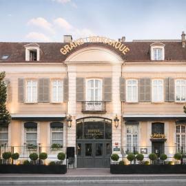 Hotel & Spa Le Grand Monarque, BW Premier Collection: Chartres şehrinde bir otel