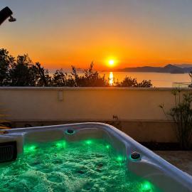 Sunset Vista Sonnenuntergang mit Jacuzzi und Sauna, hotel v destinácii Katun