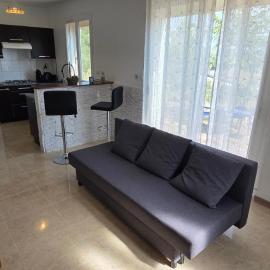 Maison rénovée avec terasse et jardin privé, aéroport et Aix-en-Provence à 15 minutes, hotell sihtkohas Velaux