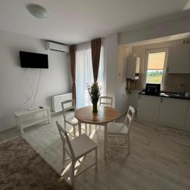 Beside Gardens, hotel in Otopeni