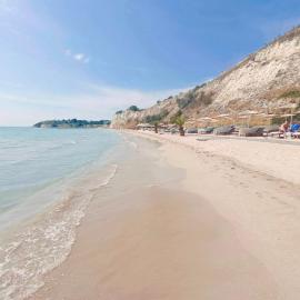 Lighthouse Golf & Spa Hotel - Mineral Pools, Premium All Inclusive, SPA & Beach Access, Free Parking, hotel u gradu 'Balchik'