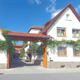 Hotel Bett & Frühstück, מלון בRiedstadt