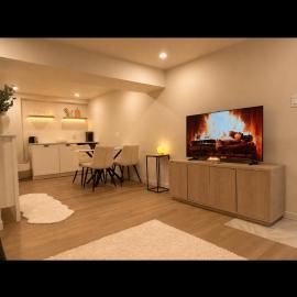 Modern private apartment - Warm atmosphere, hotel v destinaci Repentigny