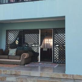Bushbuckridge Micanolia Guest House, מלון בDwarsloop