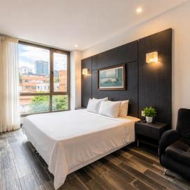Luxury Suite Torre Poblado, 1 Min to Parque Lleras, Sleeps 4