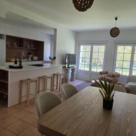 Garden Villa, Cosy House by the sea