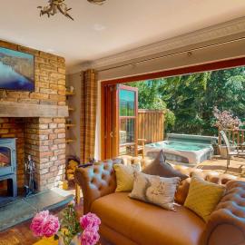 Red Squirrel Lodge، فندق في بوت أوف جاردن