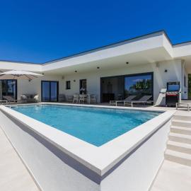 Villa Florinda by Interhome, viešbutis mieste Raša