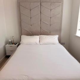 Double En-suite Room near Cribbs Causeway