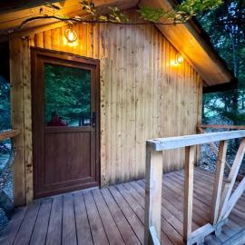 Wooden House, hotel in Valbonë
