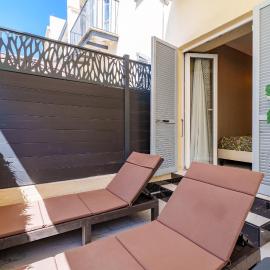 Nice Renting - 2FRANCE - Luxury & Comfort Suite by the Sea & Terrace, hotell i Nice