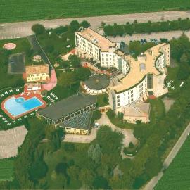 Hotel Federico II, хотел в Йези