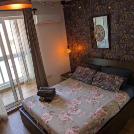 Airport Accommodation Bedroom with your own private Bathroom Self Check In and Self Check Out Air-condition Included