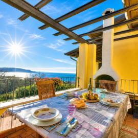 John's House-Lakeview & shared pool - Happy Rentals