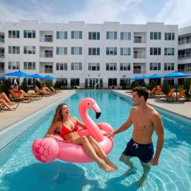 Stylish 2BR Condo near Downtown & U of M, hotel di Ann Arbor