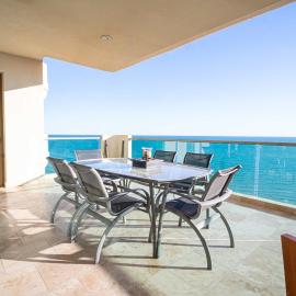 Beachfront Luxury at Tessoro 3BR Sleeps 8