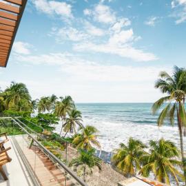 Solaris Oceanfront Escape in Surfcity, hotel in Chiltiupán