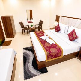 Hotel Boston Rooms by SOT - Affordable Stay near Taj #Parking #Ac #2 min drive to Taj, hotel din Agra