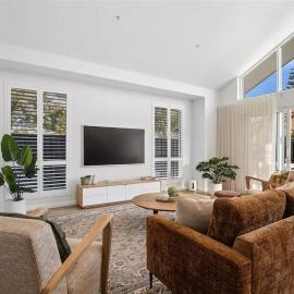 Genoa House - Coastal Elegance at the Marina's Edge