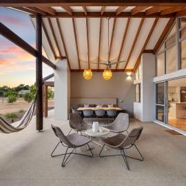 Amaroo - Luxurious Farmhouse & Studio near Yallingup