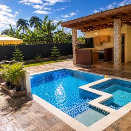 Hermosa Villa con vista a la montaña, Piscina, BBQ, Jacuzzi, Rio cerca, ξενοδοχείο σε Jarabacoa
