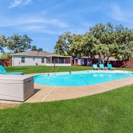 Amazing home near beach with private pool screened porch & huge yard