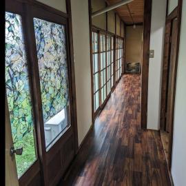 Guest house Iricco is a 8-minute walk to the boat to Naoshima, hotel in Tamano
