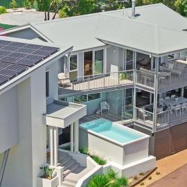 Eagle Heights - Elevated Oasis with Pool & Sea Views