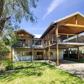 Sand Castle - Beach Bliss, Expansive Alfresco Living, hotel in Quindalup