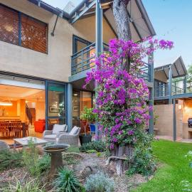 Sea Vista - Beachside Resort-style Bliss, hotel in Broadwater