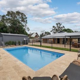 Prowse Beach House - Family Fun & Ocean Adventures
