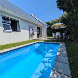Cape St Francis Beach Cottage, hotel in Cape St Francis