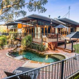 Elements - Echuca Holiday Homes, hotel v mestu Moama