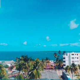 Apartamento vista al mar, frente a la playa con gran balcón, Hotel in Chichiriviche