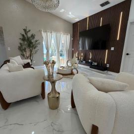 Stylish Vacation Home with Pool, מלון באורלנדו
