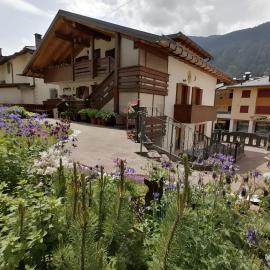 Stella Alpina Holiday Home, hotel in Auronzo di Cadore